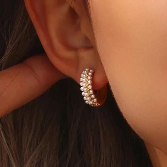 NEW PEARL 18K GOLD HOOP EARRINGS, NICE EARRINGS, CUTE EARRINGS - Picture 3 of 8